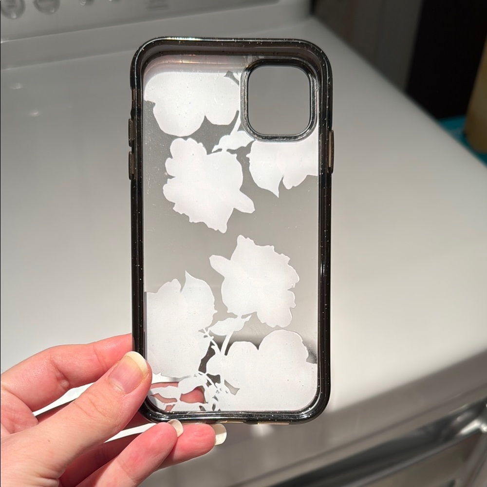 Casetify - Red Roses iPhone 11 Case - Picture 2 of 4